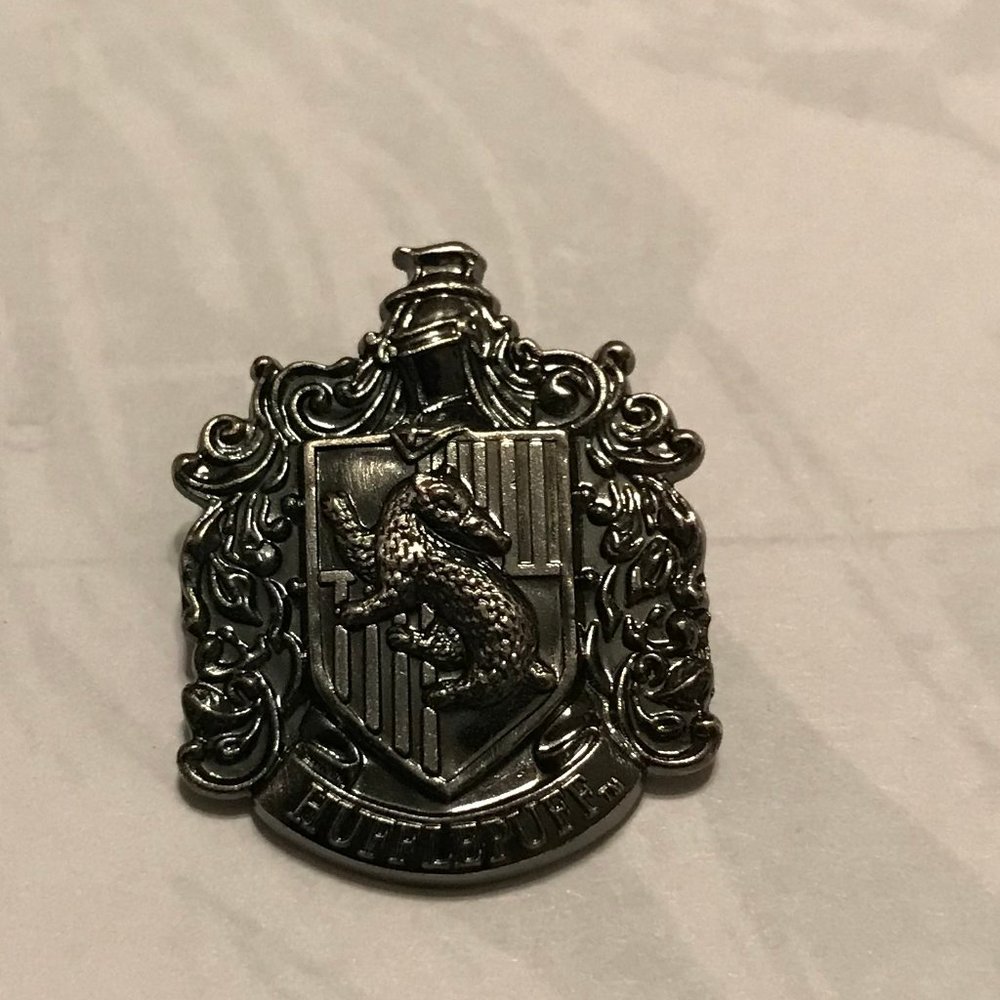 Harry Potter Hufflepuff Crest Pin